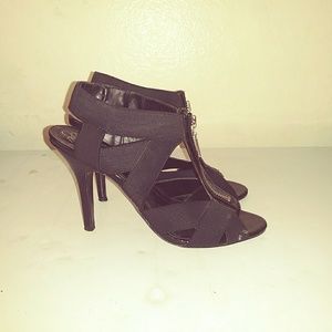 Woman Zipup Heels....